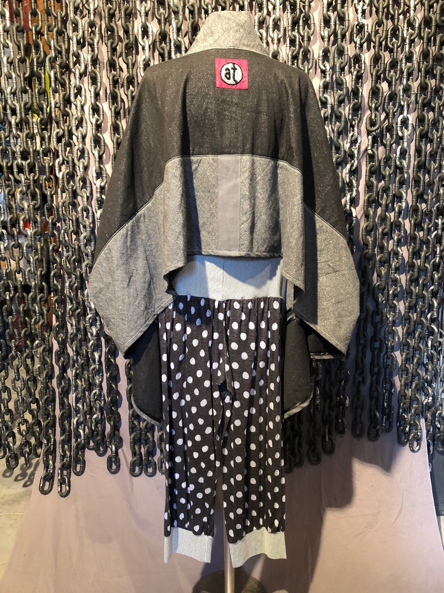 MATADORÉ Kush Kloak I black cotton sparkle denim