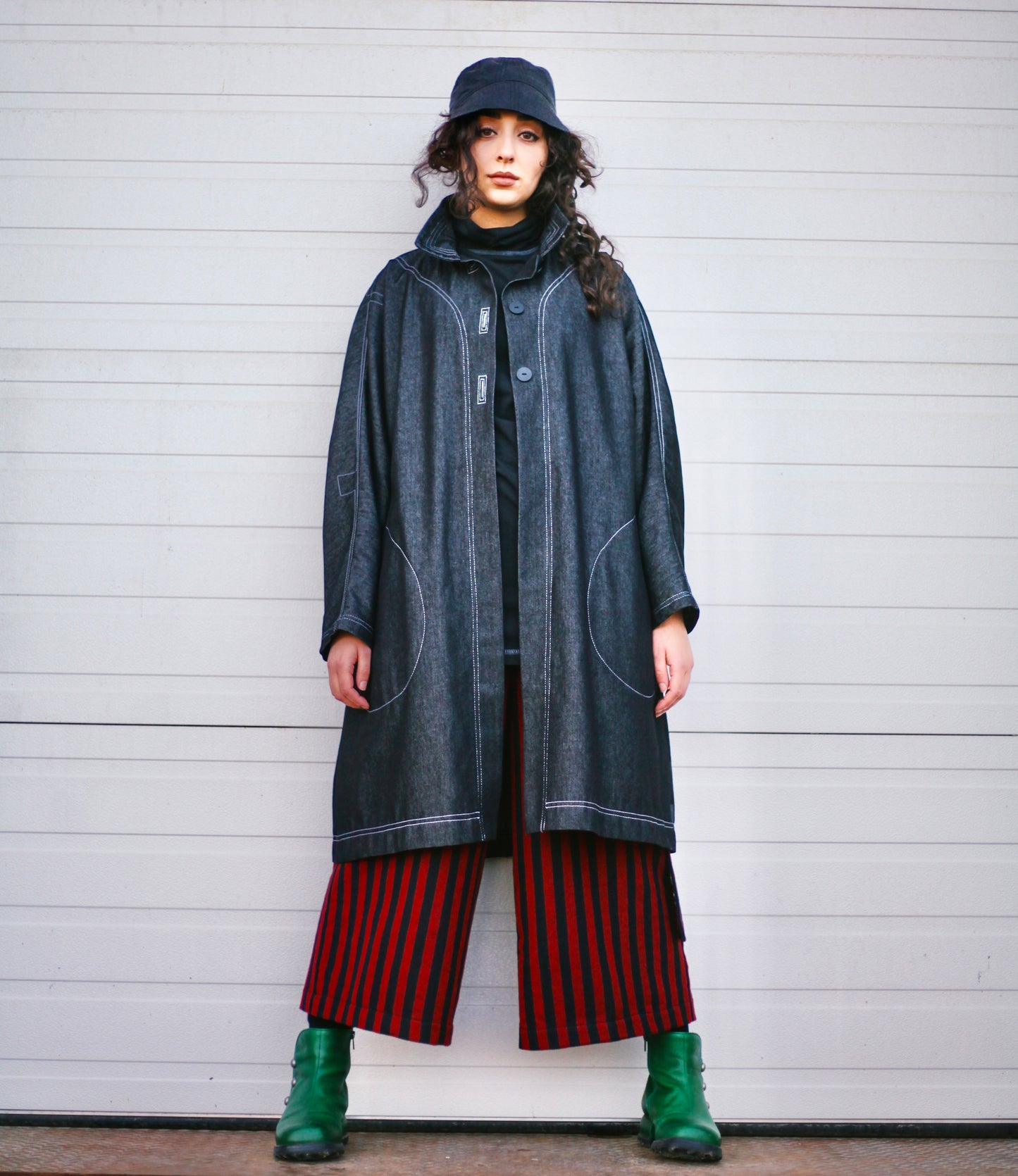 Opera Manteau - White Art-Stitch  Black Denim